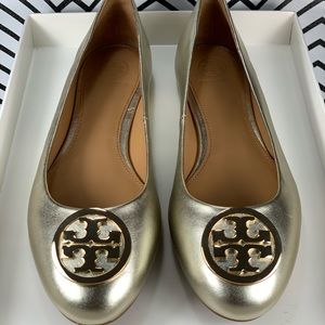 Tory Burch Benton 2 Ballet Flat in Gold